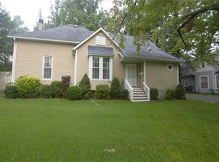 413 N 6th St, Vandalia, IL 62471