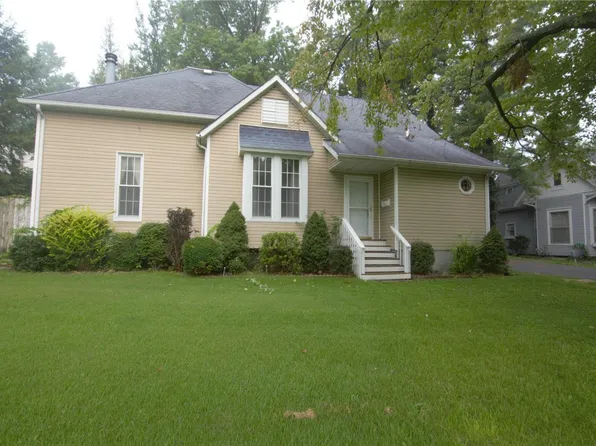 413 N 6th St, Vandalia, IL 62471