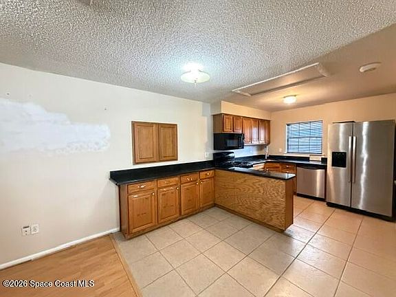 5th image of 3065 Las Palmas Dr