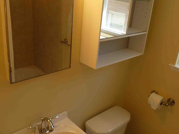 5th image of 4411 Rosemont Ave #A