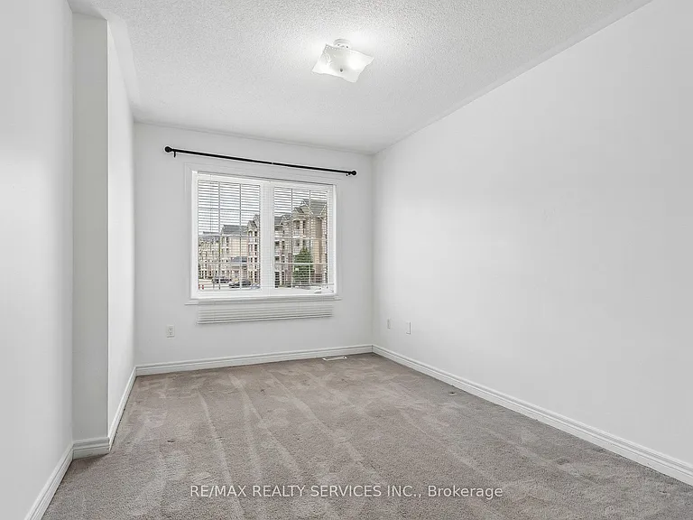 1385 Costigan Rd — Photo 15