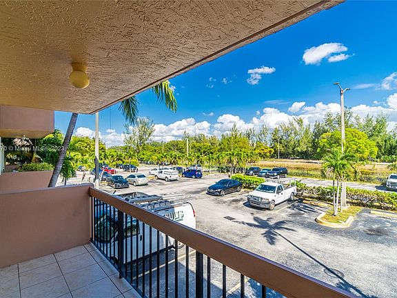 5th image of 403 NW 72nd Ave APT 219-G