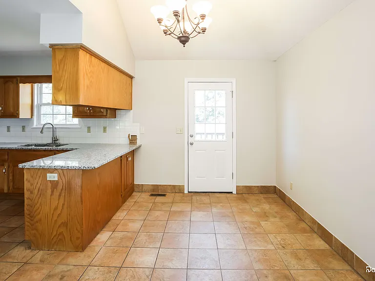 1710 Stasi Ave — Photo 3