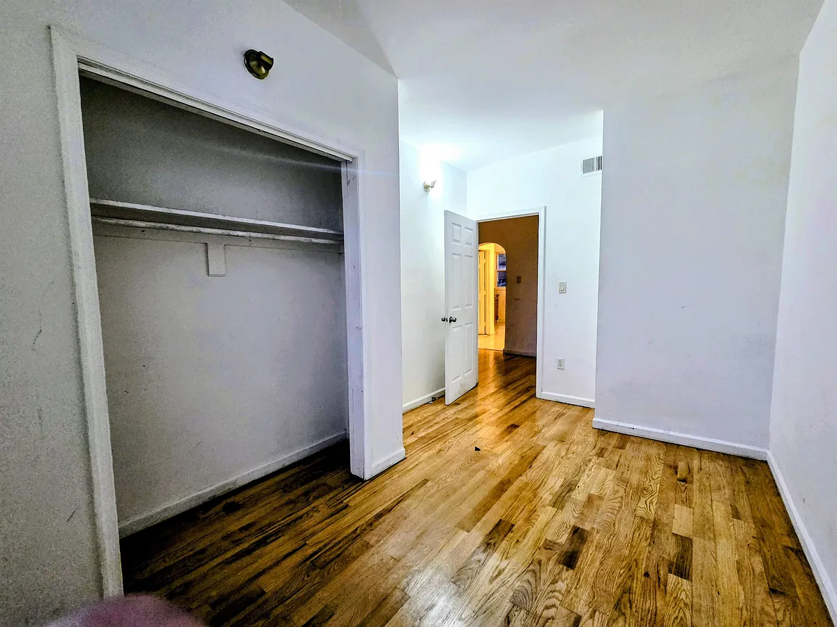 Building Photo - 162 Tonnelle Ave #2
