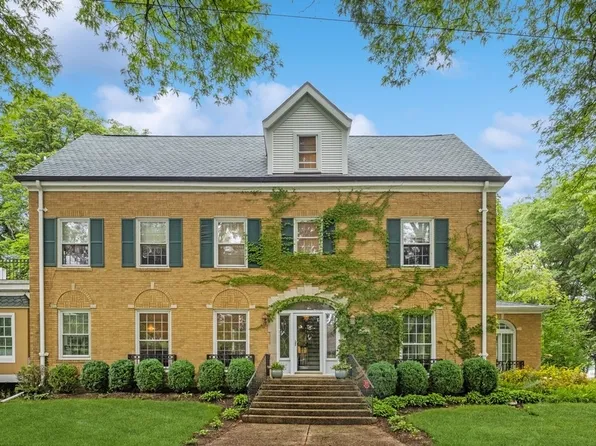 217 Woodland Ave, Winnetka, IL 60093