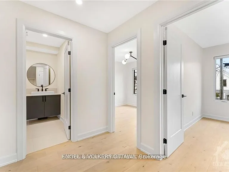 136 Carillon St #A — Photo 5