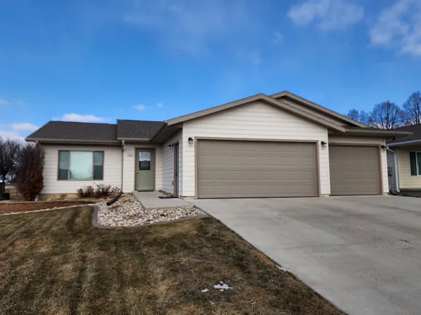 102 Cole Dr, Yankton, SD 57078