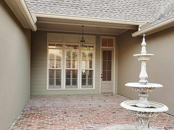 SIDE PATIO/FOUNTAIN