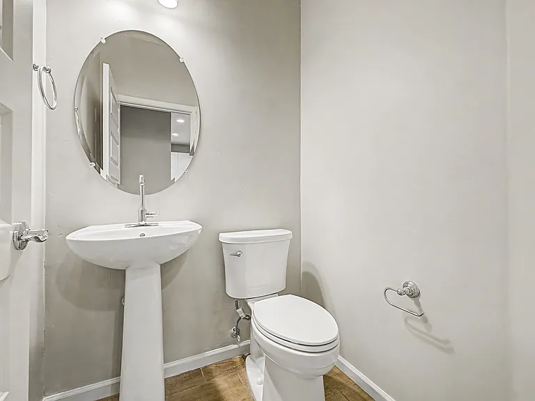 733 E Commonwealth Ave #27 — Photo 17