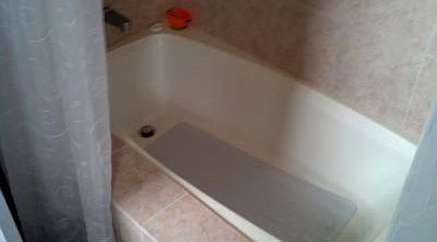 Deep soaking tub in Master bath