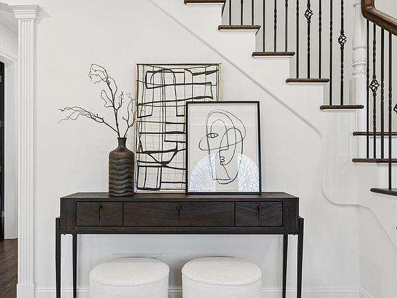 4th image of 417 W 9th St