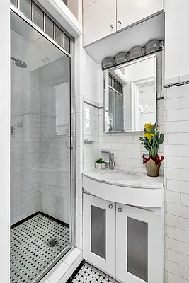 Sold by Compass | media 18