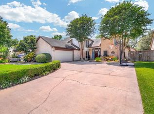 2114 Crystal Hills Dr, Houston, TX 77077