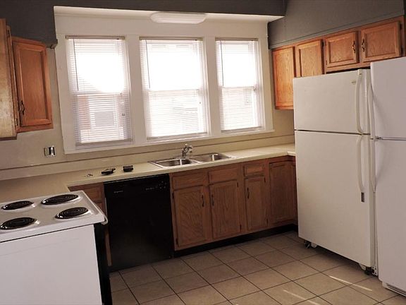 3rd image of 1009 W Beechwood Ave