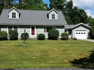 10 Prescott St, Pepperell, MA 01463