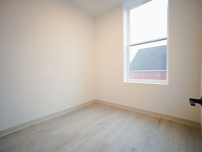 350 N Main St — Photo 34