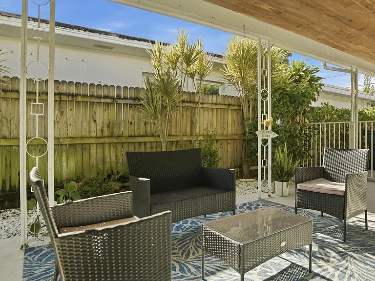 525 N L St — Photo 32