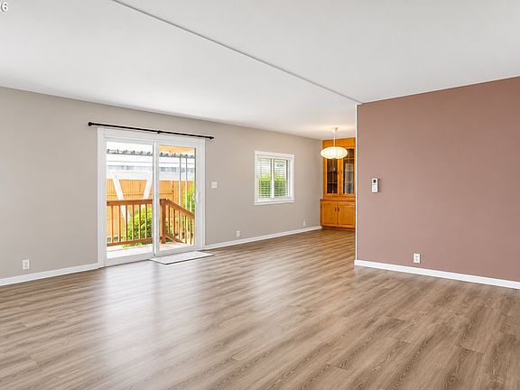 4th image of 1501 N Hayden Island Dr