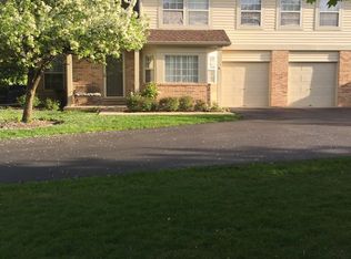 3240 Anton Dr, Aurora, IL 60504