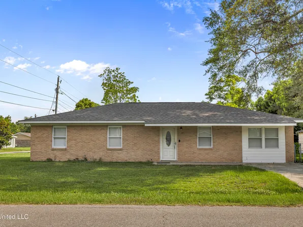 701 Sunset Dr, Bay Saint Louis, MS 39520