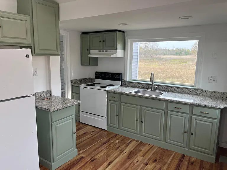 Creek Ct — Photo 11
