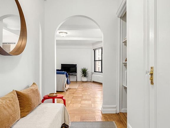 4th image of 35 W 92nd St #2G
