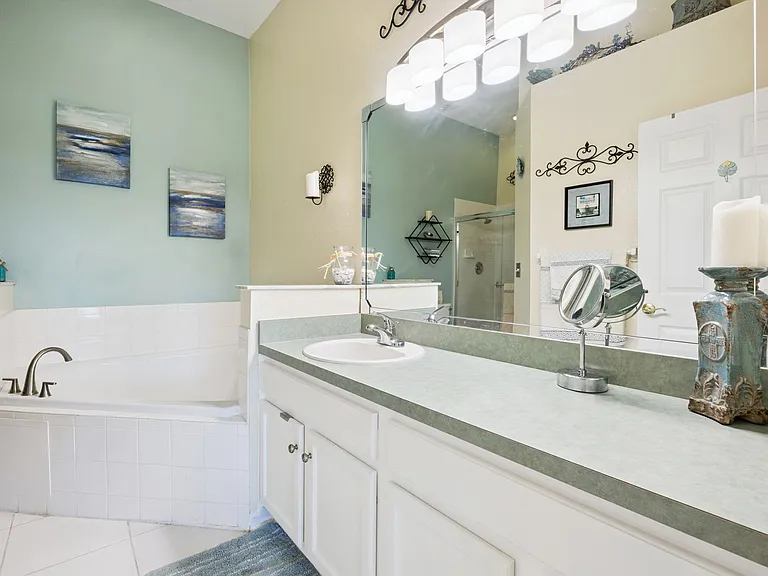 2472 Saint Augustine Blvd — Photo 13