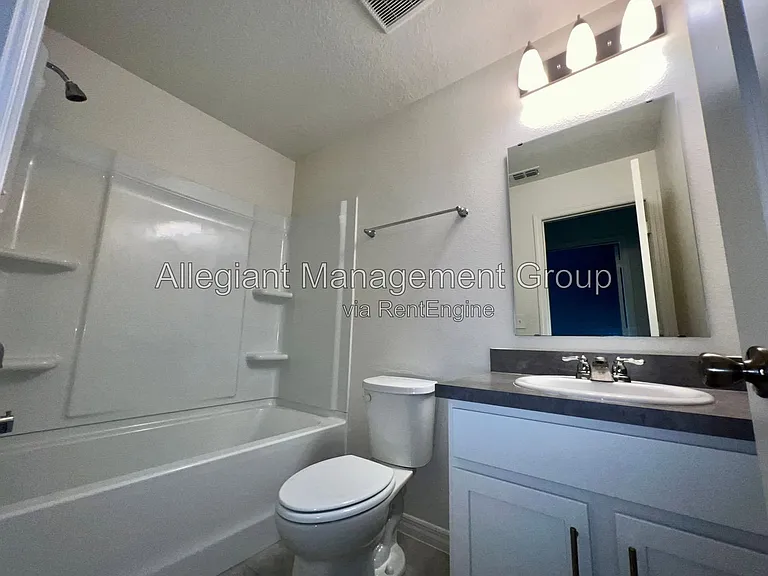 3805 Hampton Chase Ln — Photo 10