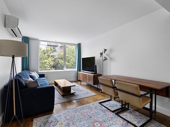 4th image of 954 Bergen St APT 2D