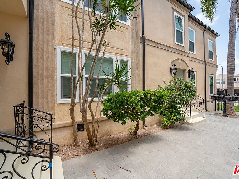 1117 S Wooster St #1119 — Photo 3