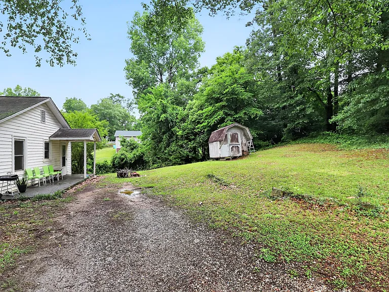340 Clay St — Photo 2