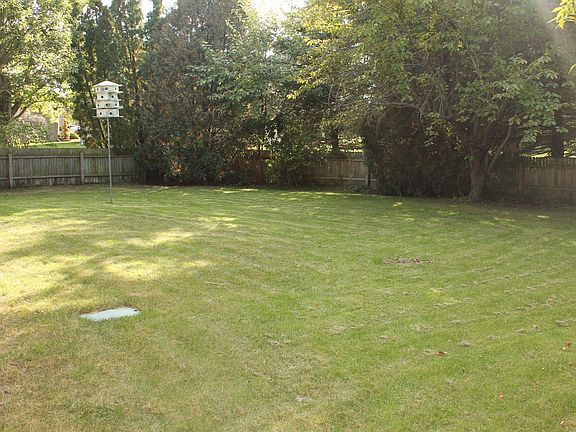 4th image of 52811 Kelly Dr