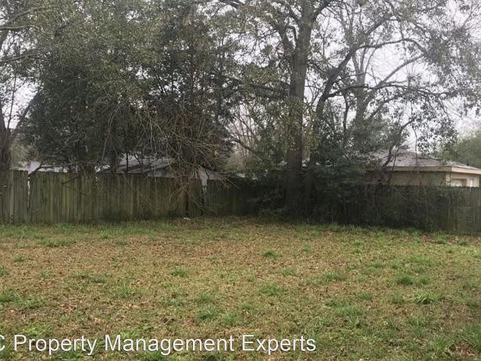 2nd image of 2703 Decatur St