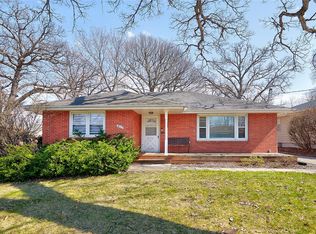 3623 Oakcrest Dr, Des Moines, IA 50310