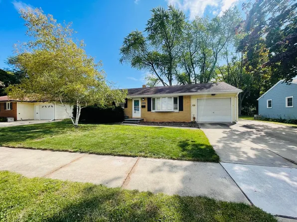 1605 Pilgrim St, Green Bay, WI 54304