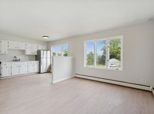 255 32nd St NW APT 1, Cedar Rapids, IA 52405
