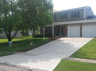 2733 Grosvenor Dr, Cincinnati, OH 45251