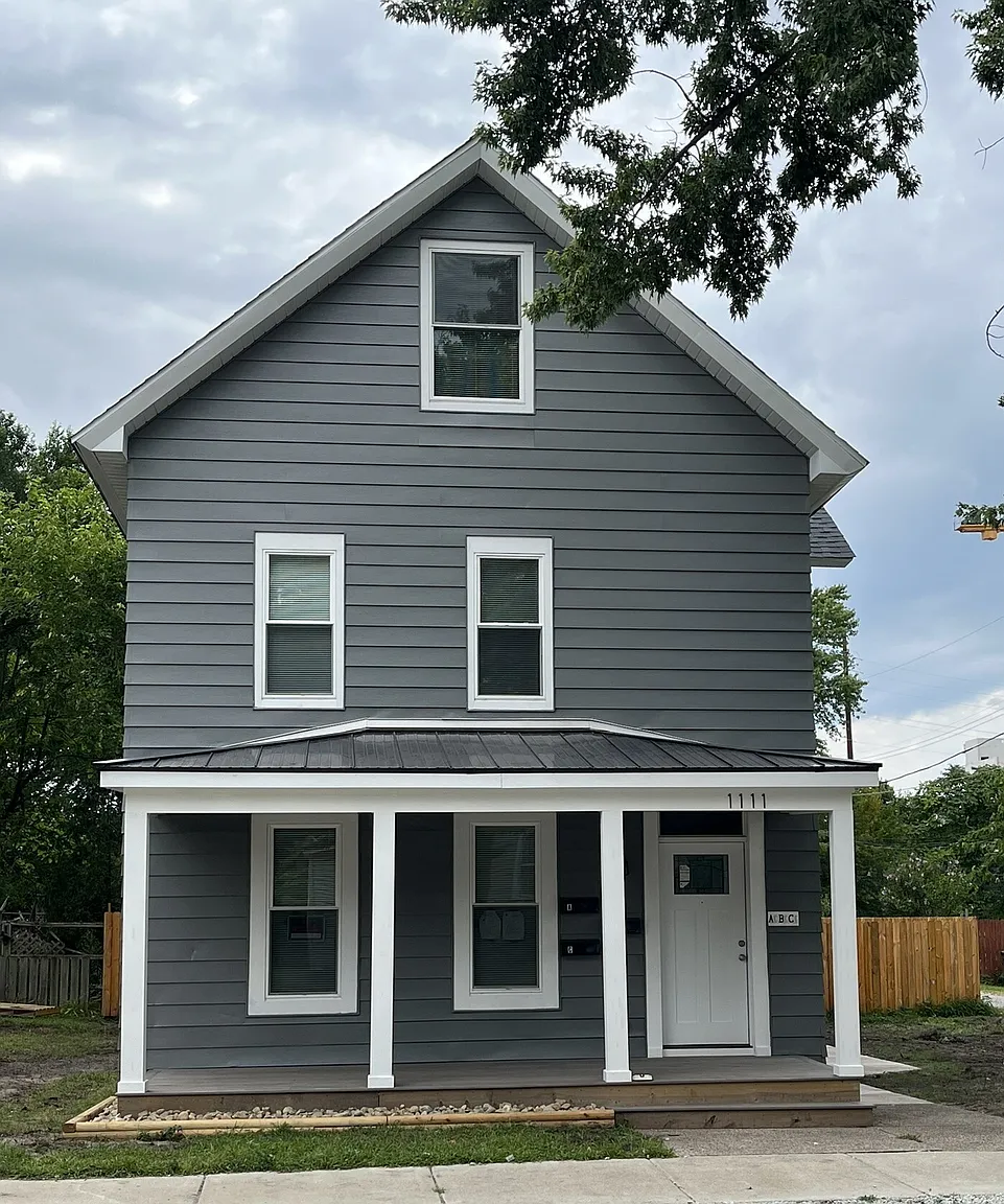 1111 Spring St photo 1