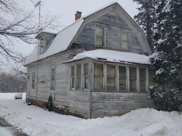 382 N Bridge St, Manawa, WI 54949