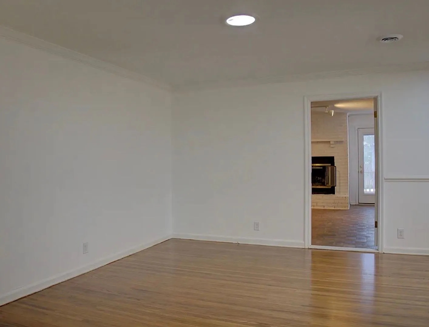 Welcome home to midtown charm! — Photo 4