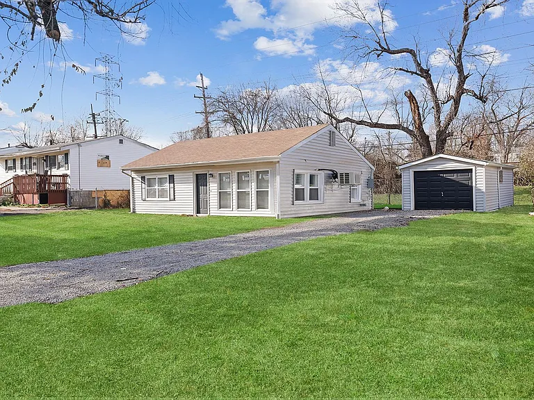 11893 Bridgevale Ave — Photo 2