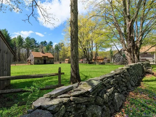 341 River Road, Putnam, CT 06260