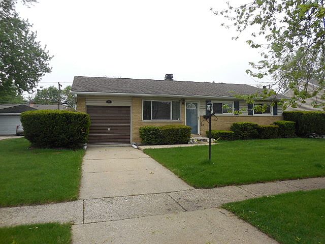 1st image of 34 W Fullerton Ave