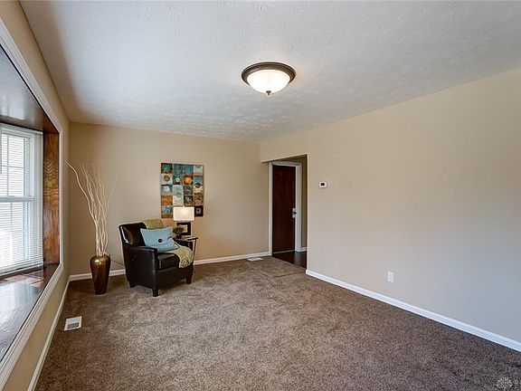 5th image of 3685 Woodman Dr
