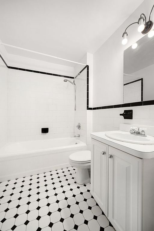 235 E 73rd St APT 1A, Manhattan, NY - View 4