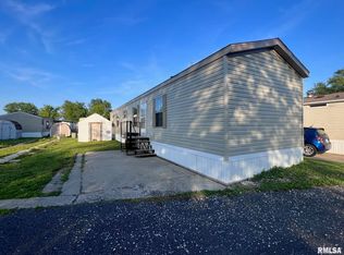900 E Lincoln St #9, Auburn, IL 62615