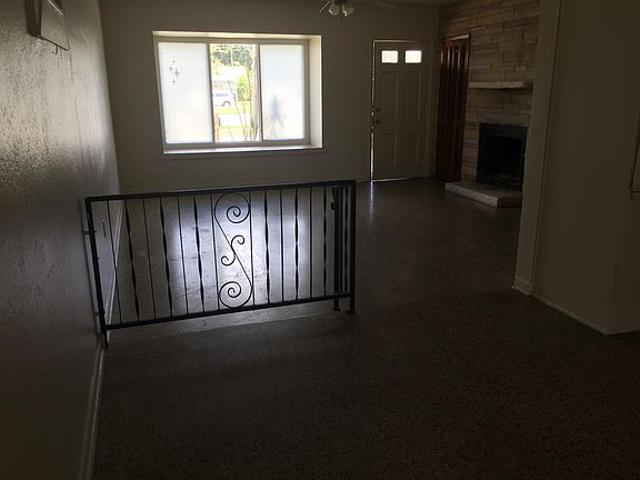 4th image of 2610 Aloma Ave