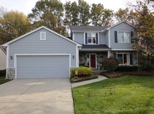 517 River Ridge Dr, Waterford, MI 48327