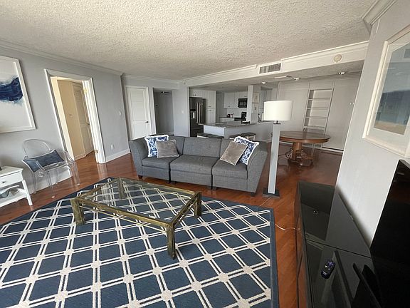 4th image of 2611 Bayshore Blvd APT 802