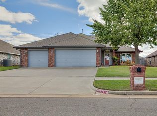 11004 NW 101st St, Yukon, OK 73099